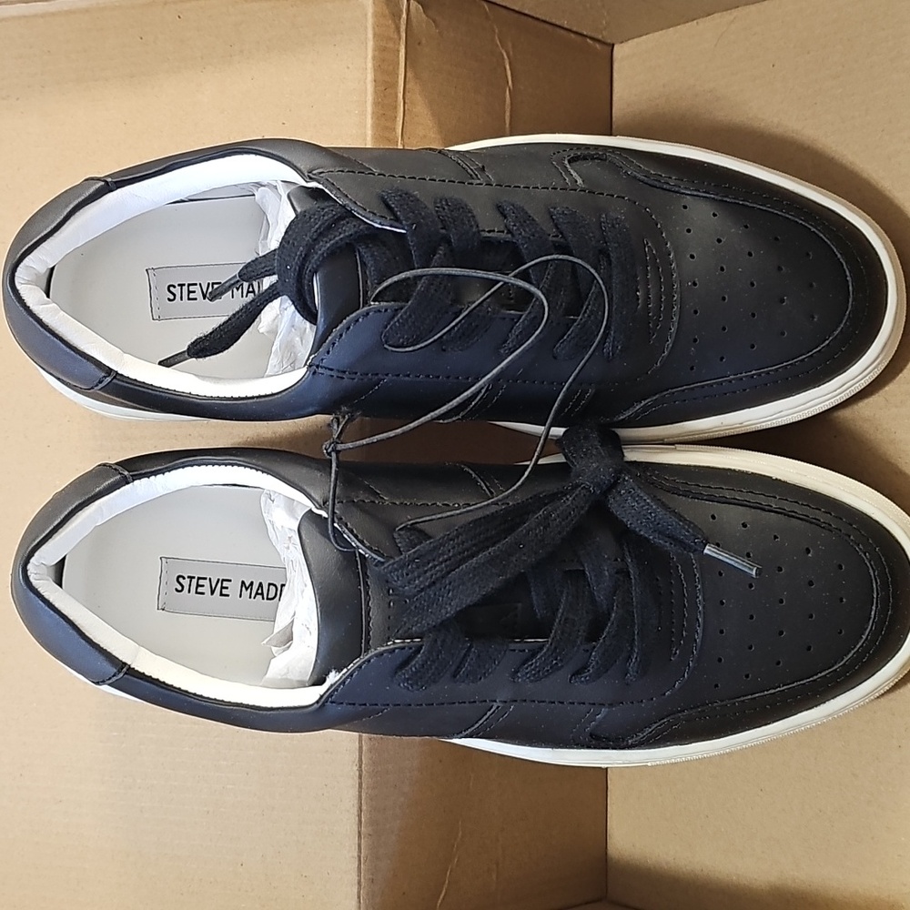 NIB 8.5 Mens Steve Madden